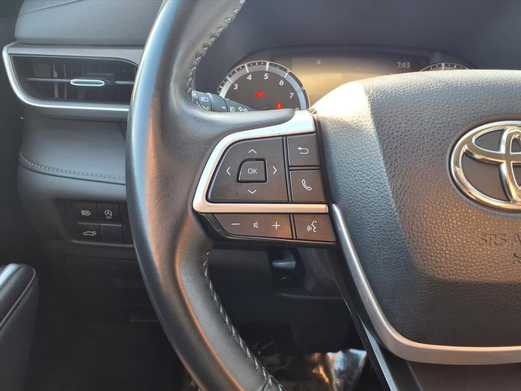 Used 2023 Toyota Highlander LE image 11