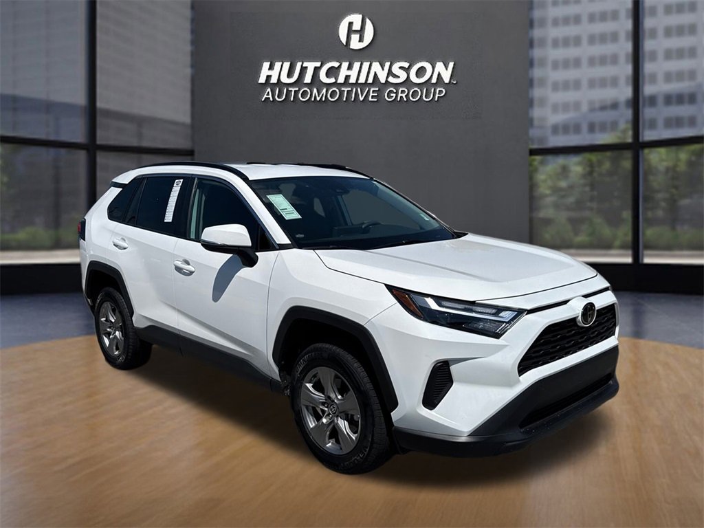 Used 2022 Toyota RAV4 XLE video 1