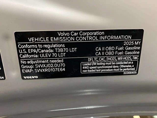 Used 2025 Volvo XC40 B5 Plus AWD/4WD image 88