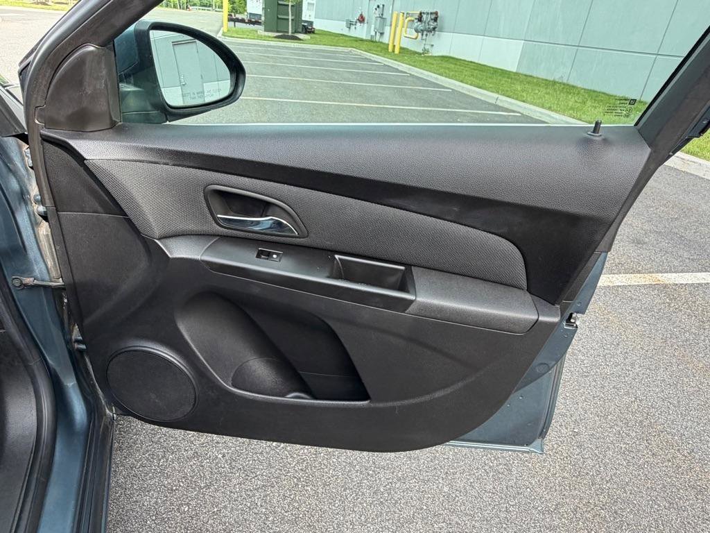 Used 2012 Chevrolet Cruze LT FWD image 14