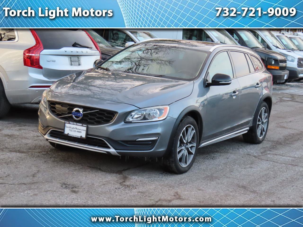 Used 2017 Volvo V60 T5 Cross Country w/ Climate Package image 1
