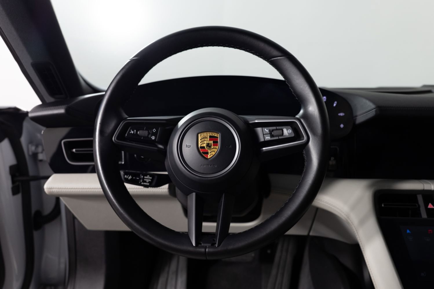 Used 2021 Porsche Taycan 4S w/ Premium Package image 31