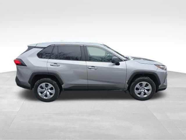 Used 2024 Toyota RAV4 LE image 5