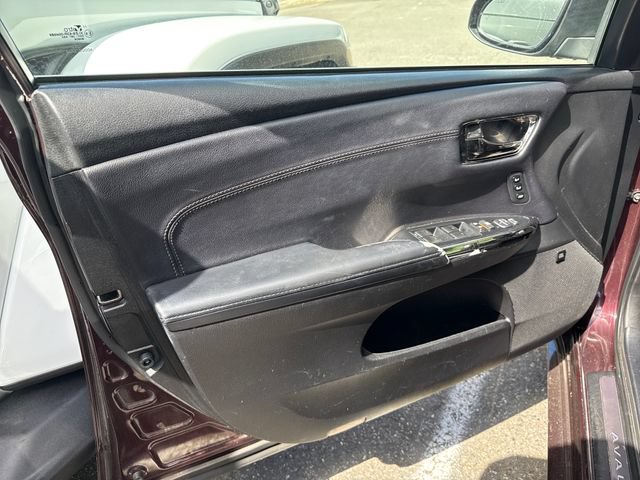 Used 2015 Toyota Avalon Limited w/ Technology Package FWD image 14