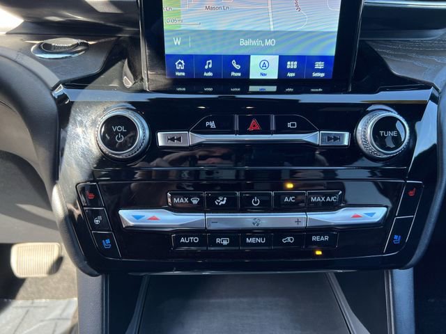 Used 2022 Ford Explorer Platinum w/ Equipment Group 601A image 17