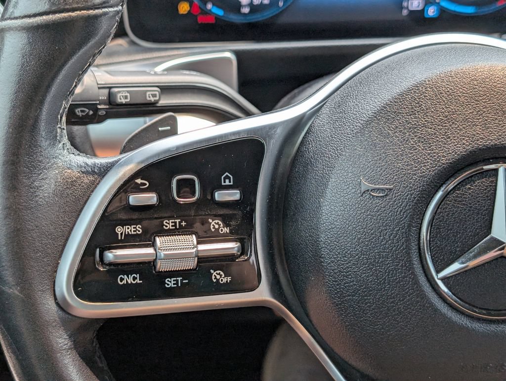 Used 2021 Mercedes-Benz GLB 250 w/ Premium Package image 24