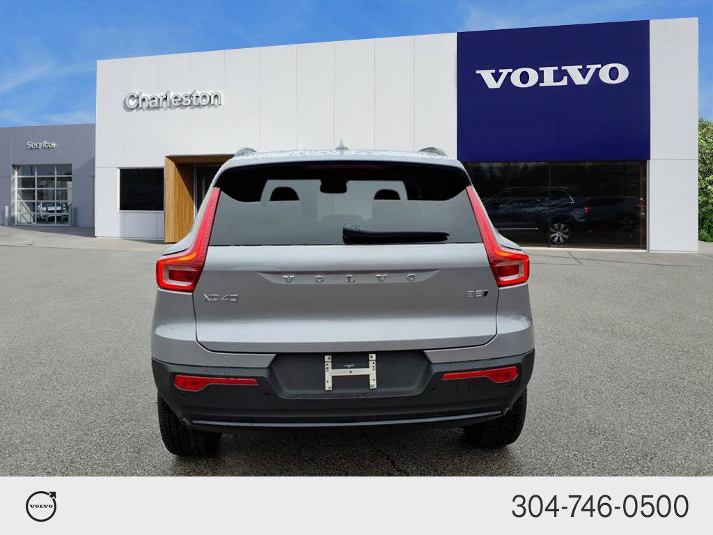 Certified 2026 Volvo XC40 B5 Plus w/ Climate Package AWD/4WD image 4