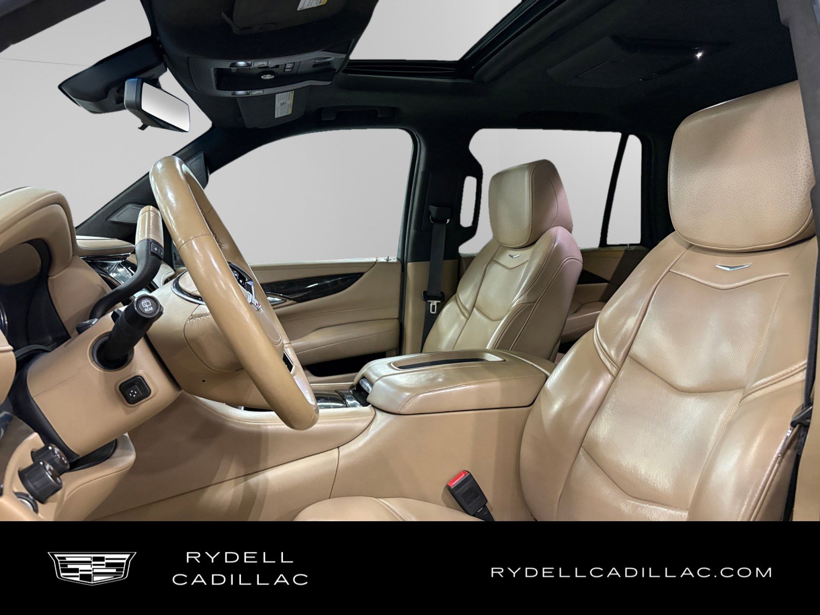 Used 2018 Cadillac Escalade Platinum AWD/4WD image 5