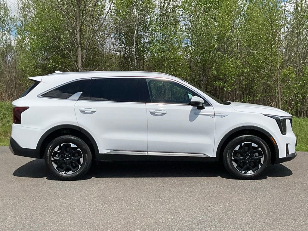Used 2025 Kia Sorento S AWD/4WD image 6