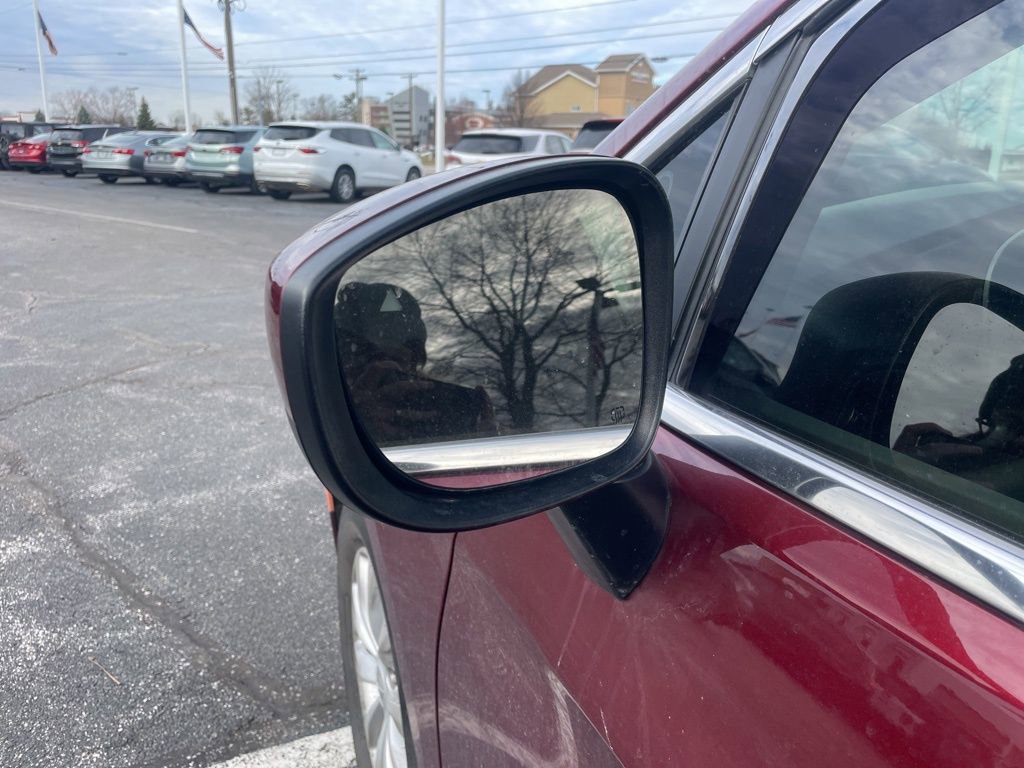 Used 2017 Chrysler Pacifica Touring w/ Tire & Wheel Group image 9