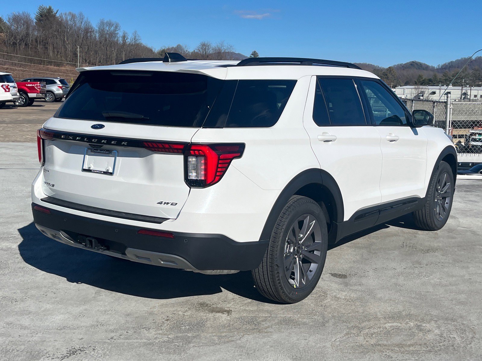 New 2026 Ford Explorer Active w/ Active Comfort Package image 3