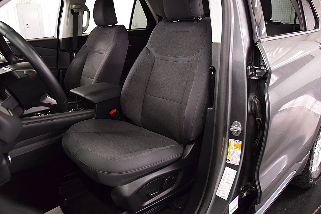 Used 2025 Ford Explorer Active AWD/4WD image 29
