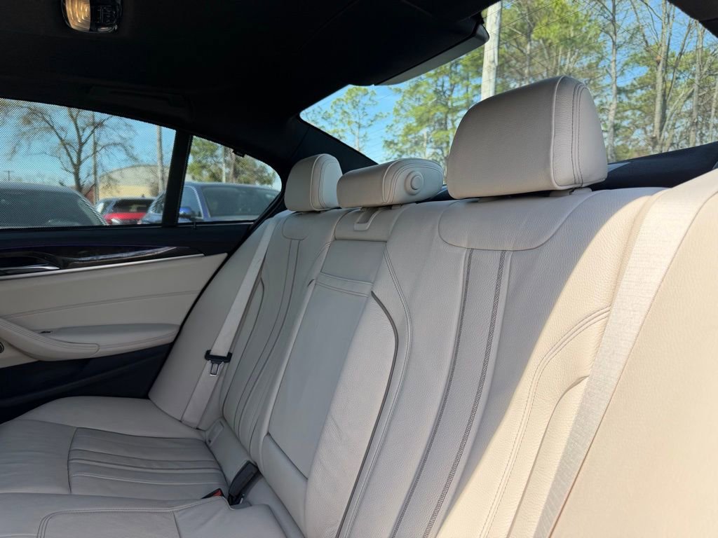 Used 2017 BMW 540i xDrive image 25