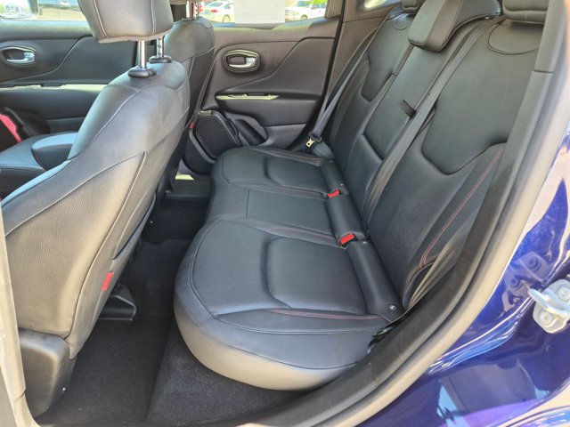 Used 2021 Jeep Renegade Trailhawk AWD/4WD image 19