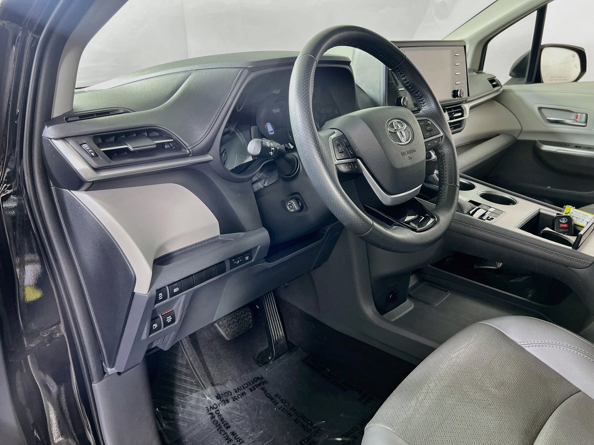 Used 2021 Toyota Sienna Limited AWD/4WD image 9