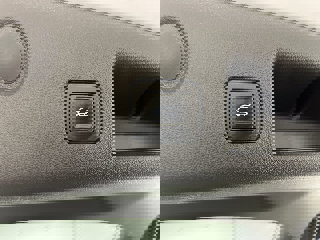 Used 2021 Chevrolet Equinox LT image 28