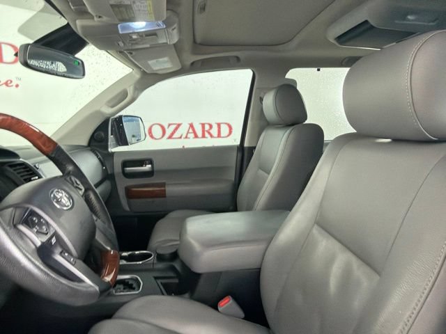 Used 2022 Toyota Sequoia Platinum AWD/4WD image 11