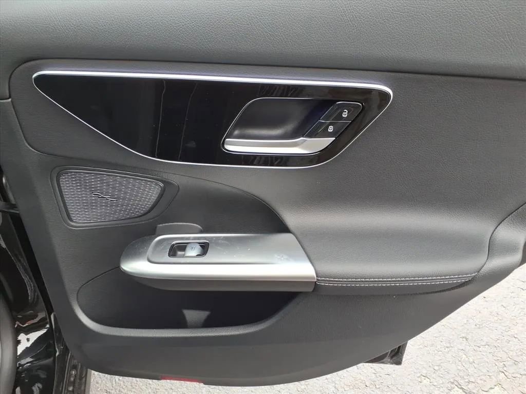 Used 2024 Mercedes-Benz C 300 Sedan image 14
