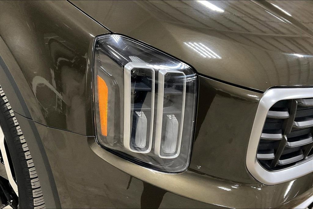 Used 2025 Kia Telluride S AWD/4WD image 28