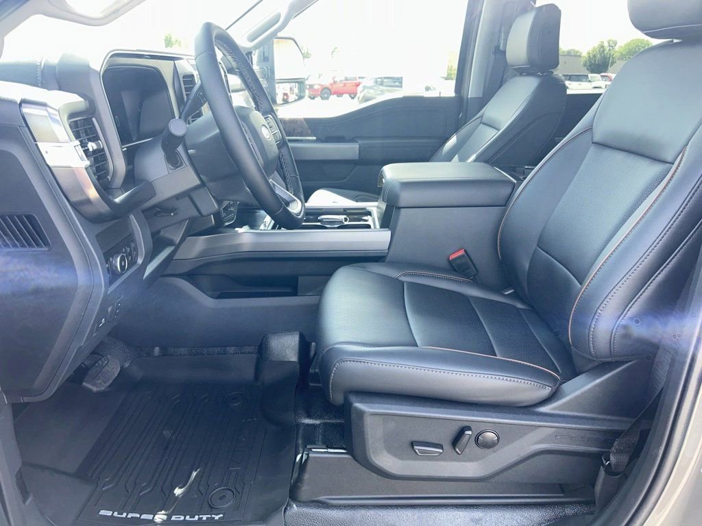 New 2026 Ford F250 Lariat w/ FX4 Off-Road Package image 13