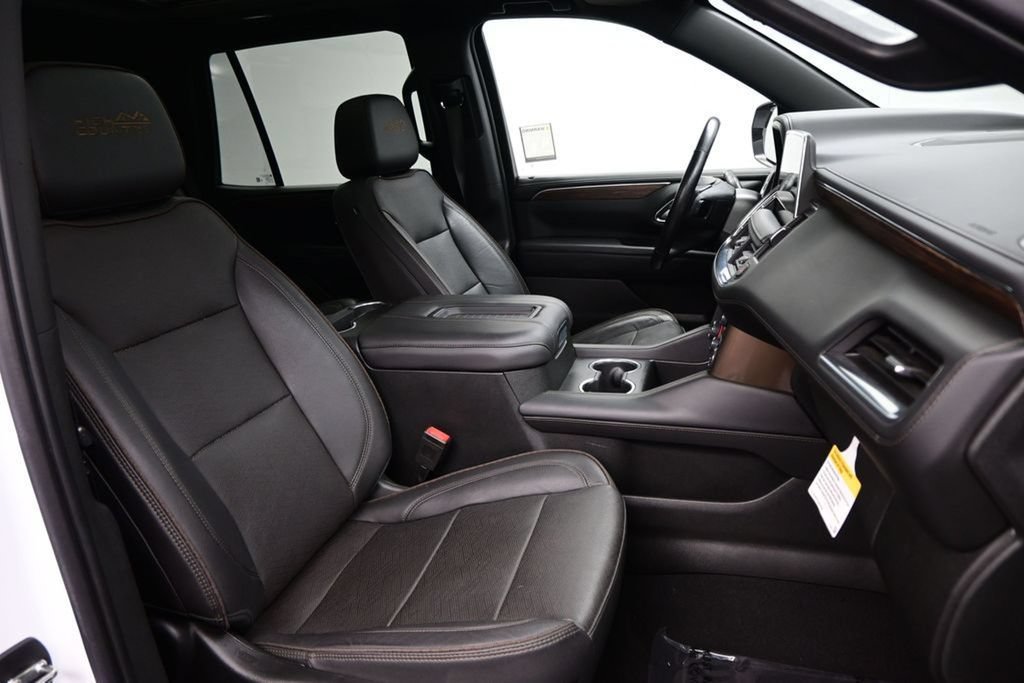 Used 2022 Chevrolet Tahoe High Country w/ Premium Package 2 AWD/4WD image 11