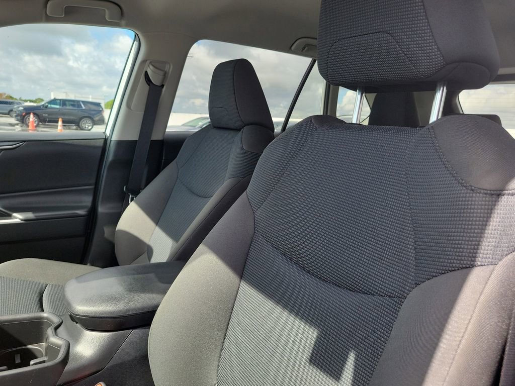 Certified 2024 Toyota RAV4 LE AWD/4WD image 22