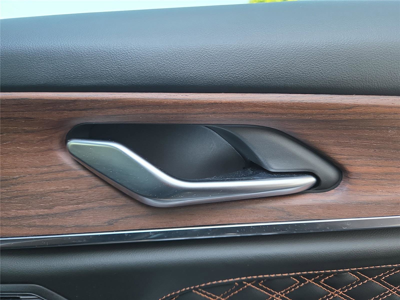 Used 2023 Jeep Grand Cherokee Summit w/ Adv Protech Group IV image 31