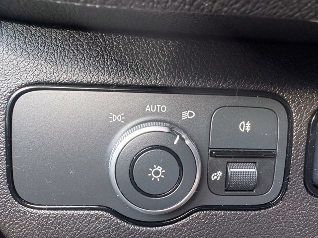 Used 2024 Mercedes-Benz Sprinter 2500 image 11