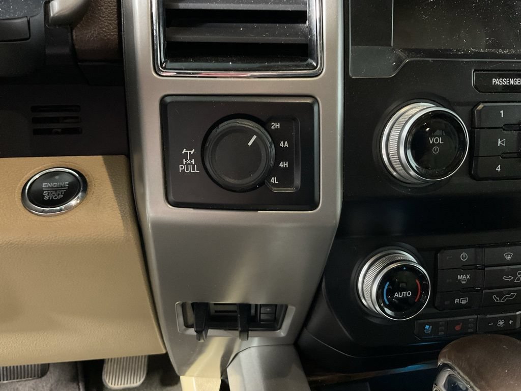 Used 2019 Ford F150 Lariat w/ Equipment Group 502A Luxury AWD/4WD image 30
