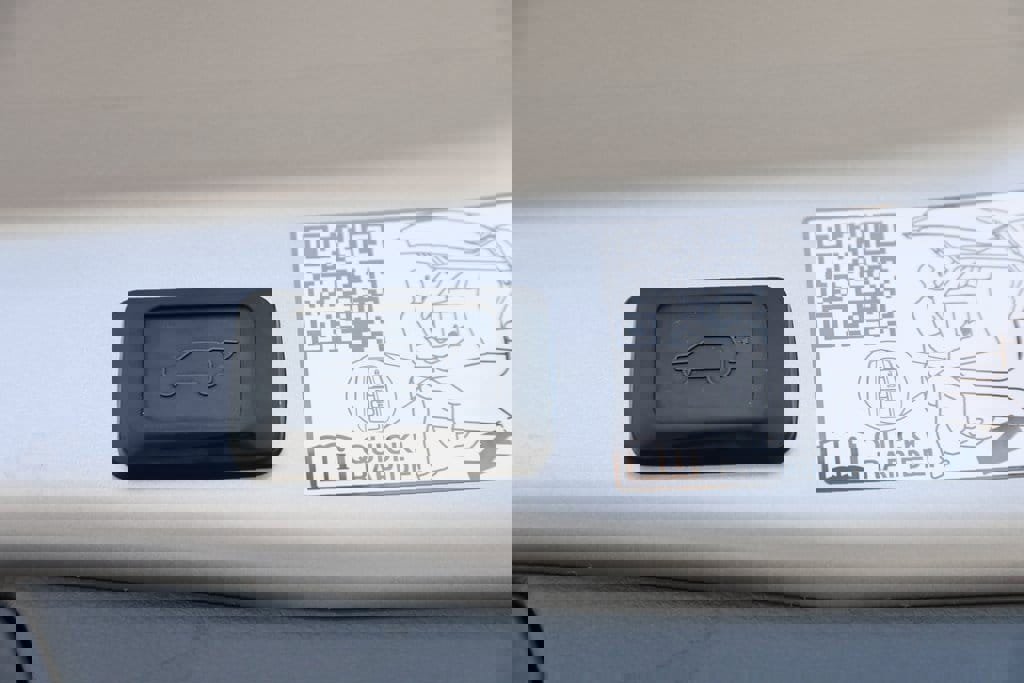 Used 2024 Toyota RAV4 Limited w/ Advanced Technology Package image 15