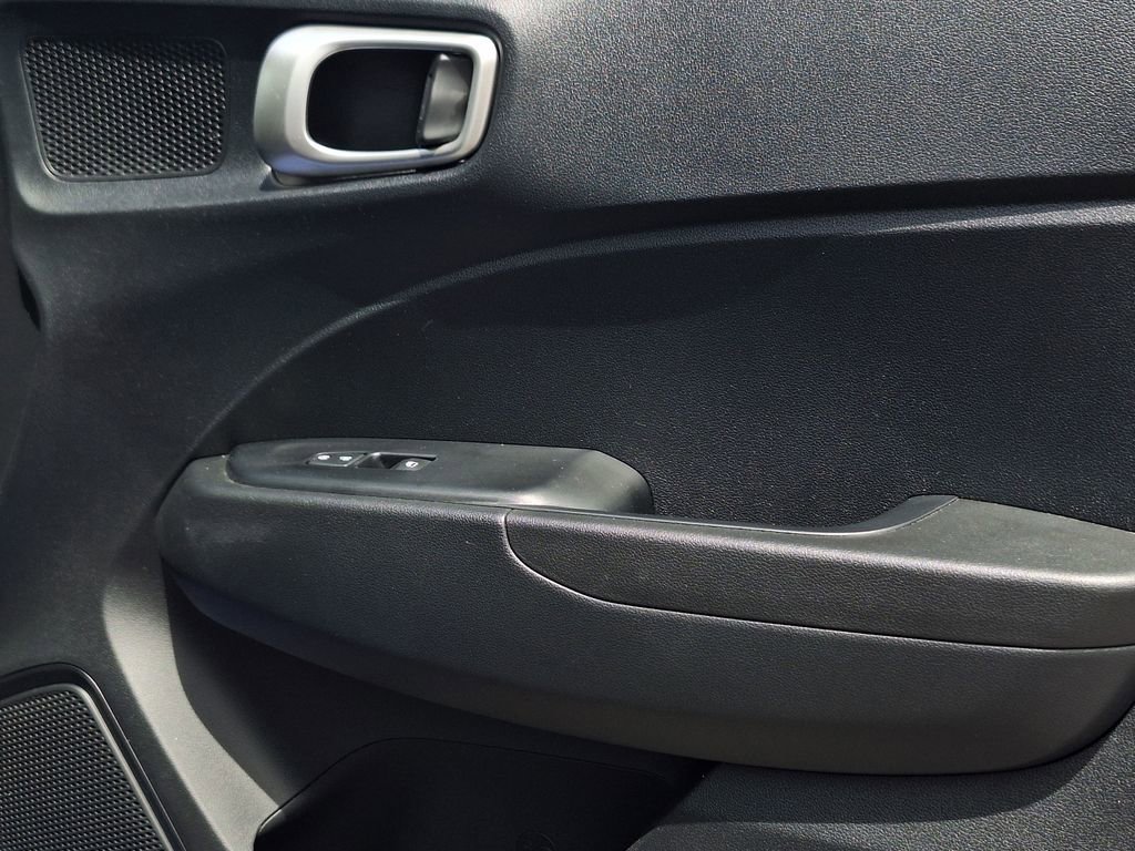 Certified 2023 Hyundai Venue SEL FWD image 26