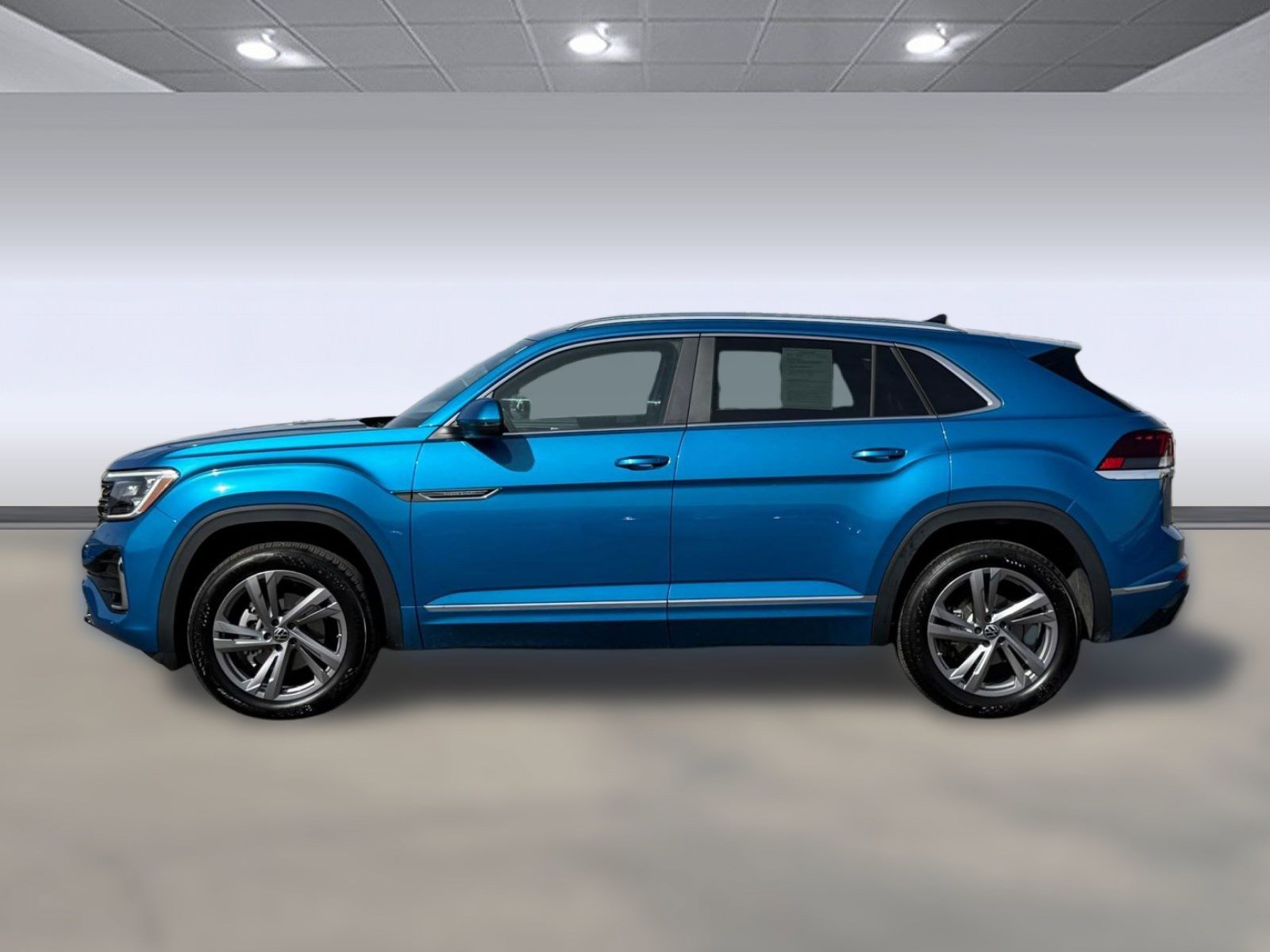 Certified 2024 Volkswagen Atlas Cross Sport SEL R-Line image 2