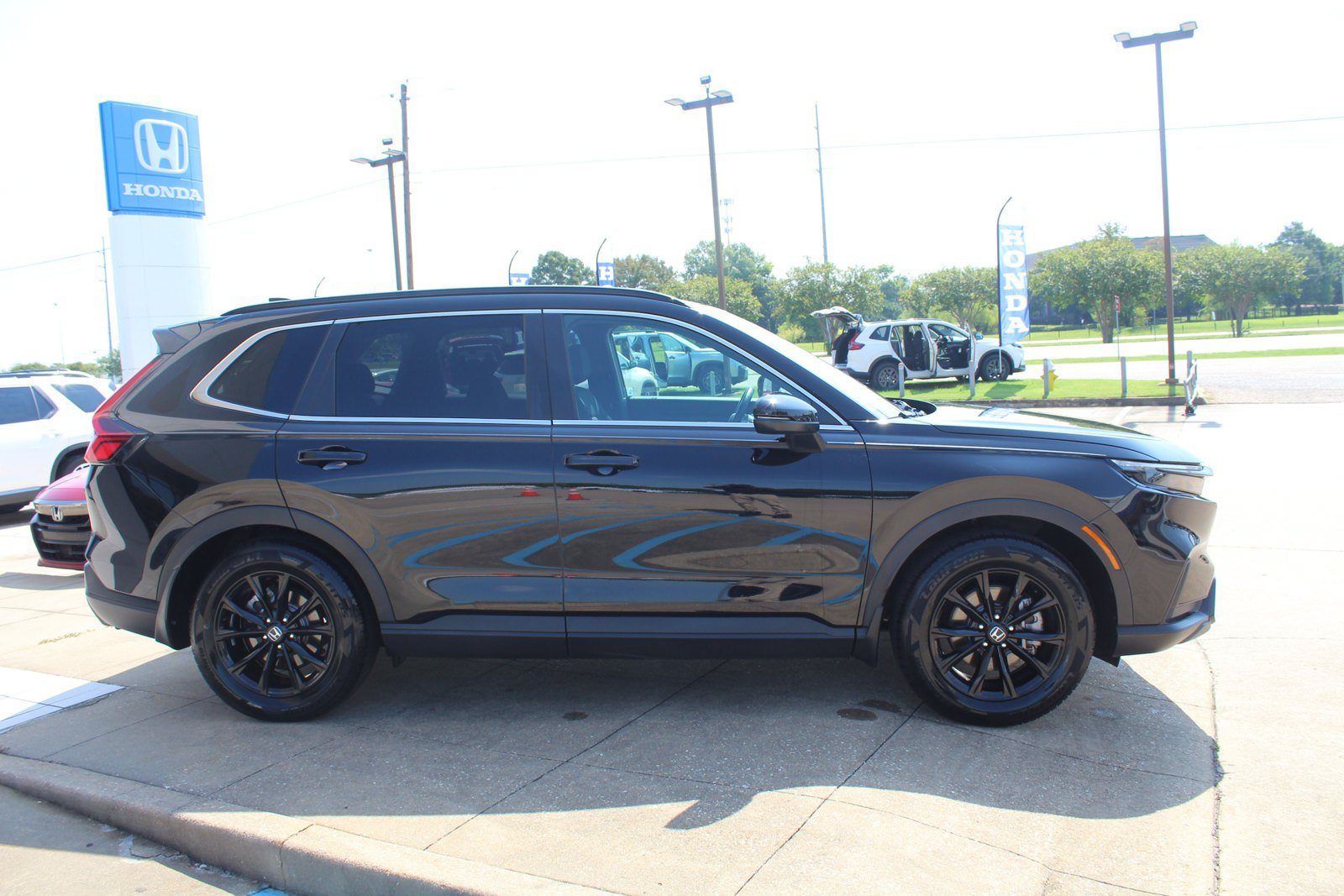 Used 2025 Honda CR-V Sport image 4