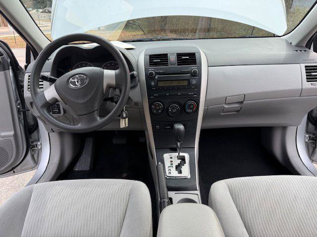 Used 2010 Toyota Corolla image 7