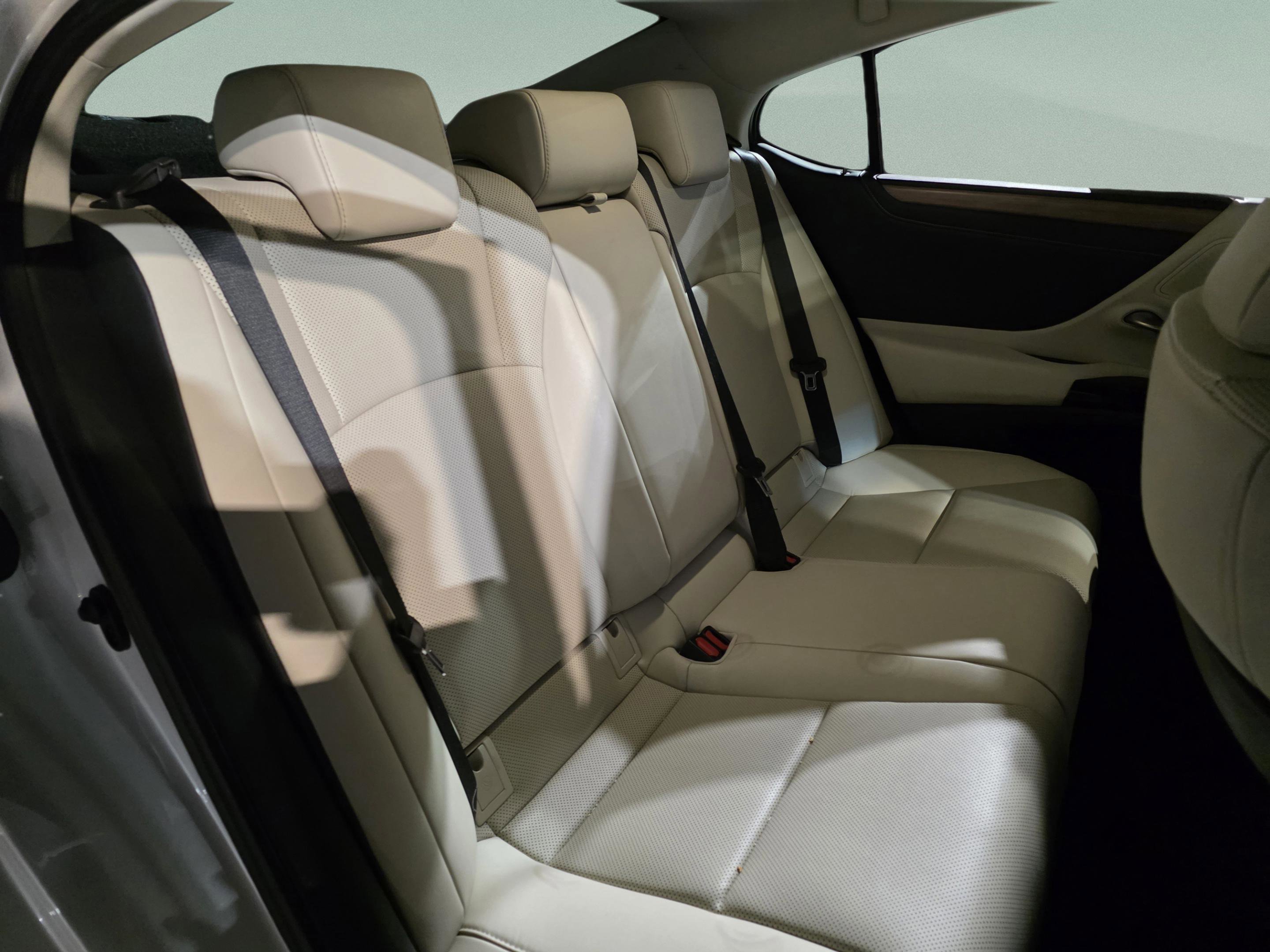 Used 2023 Lexus ES 350 w/ Premium Package image 21