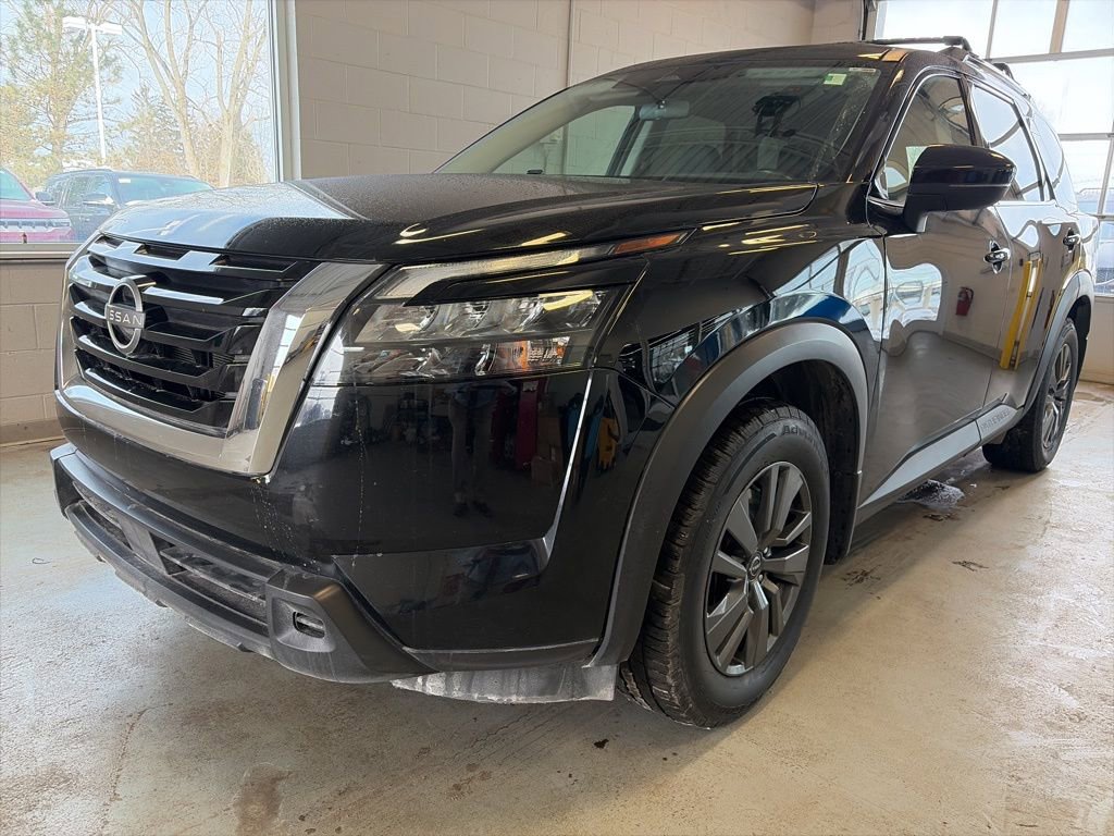 Used 2023 Nissan Pathfinder SV w/ Cargo Package image 10