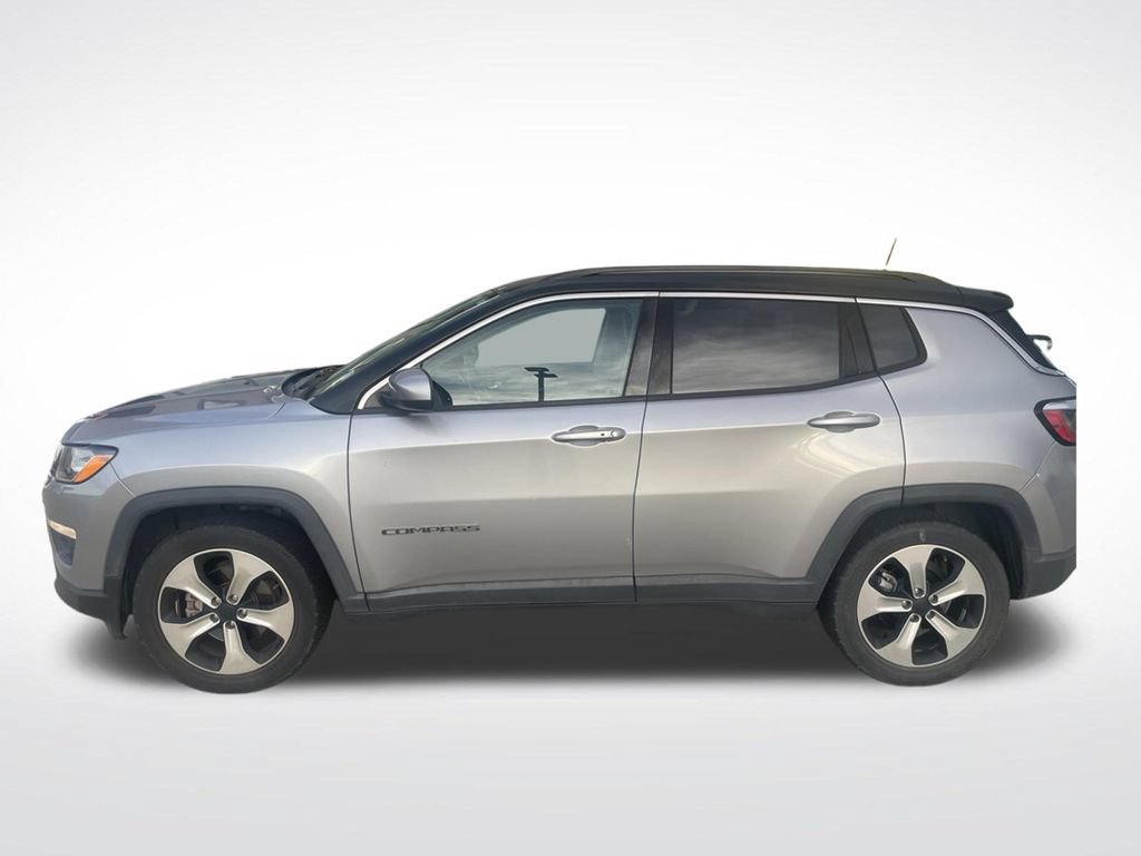 Used 2018 Jeep Compass Latitude w/ Popular Equipment Group FWD image 8