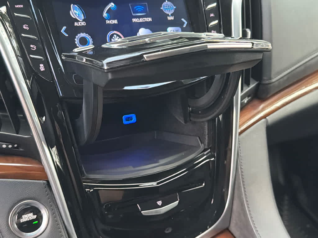 Used 2020 Cadillac Escalade Luxury AWD/4WD image 30