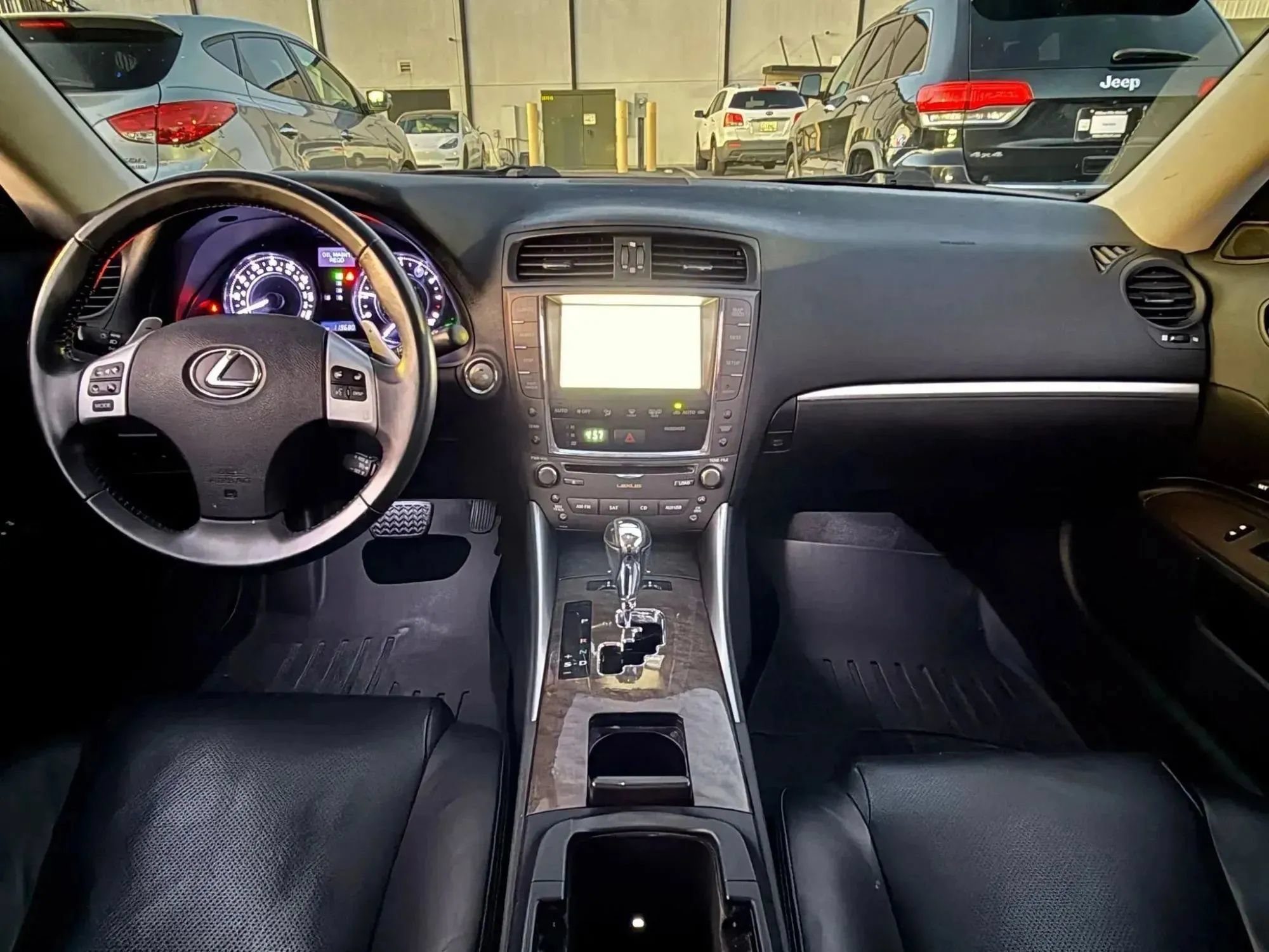 Used 2012 Lexus IS 350C w/ Luxury Pkg RWD image 3