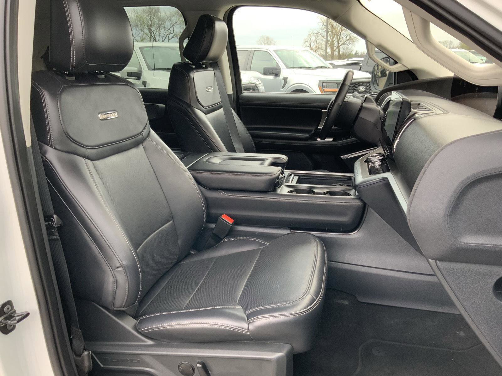 Used 2025 Ford Expedition Platinum image 70