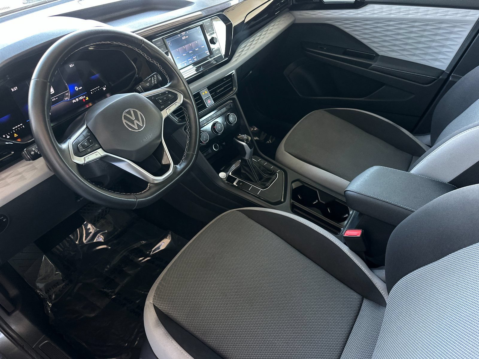 Used 2024 Volkswagen Taos S FWD image 9