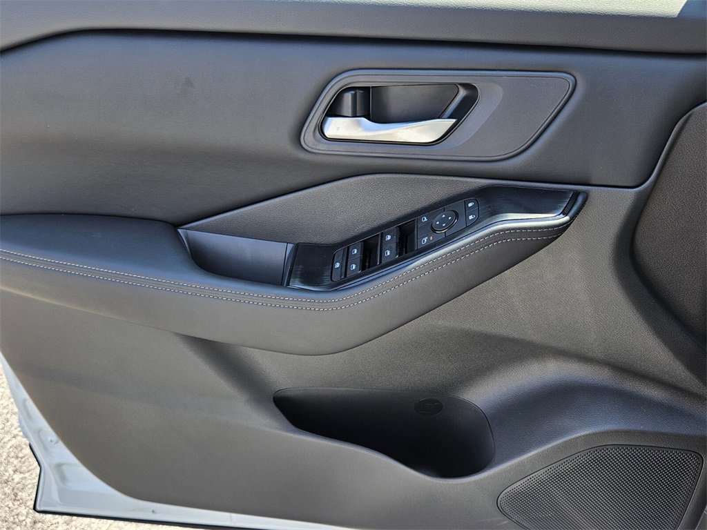 New 2026 Nissan Rogue SV image 26