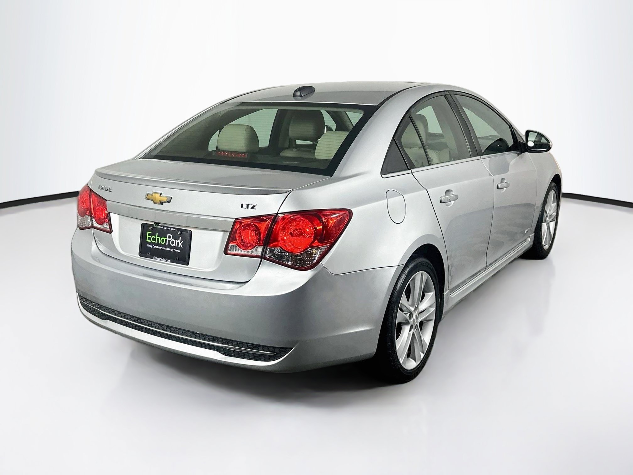 Used 2015 Chevrolet Cruze LTZ w/ Sun, Sound and Sport Package FWD image 9