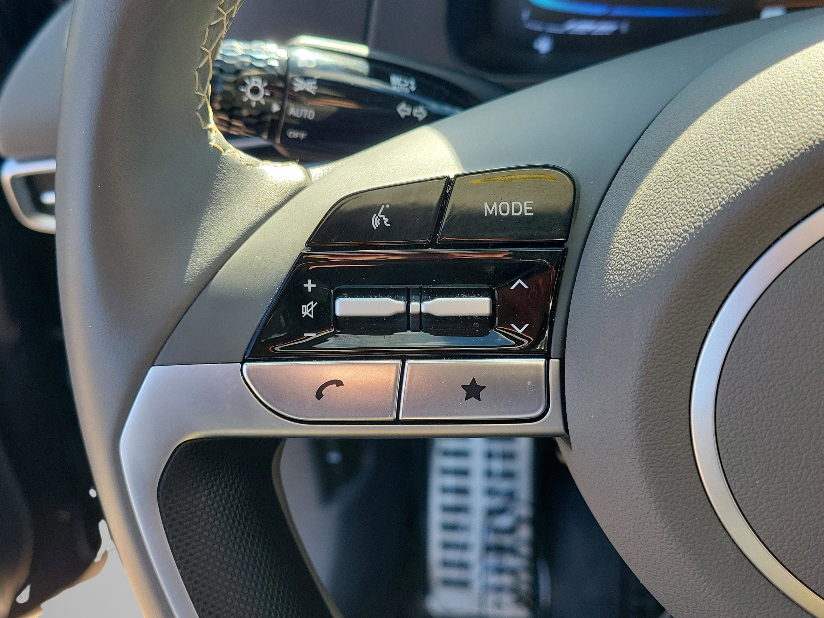 Certified 2025 Hyundai Elantra Sport w/ Cargo Package image 24