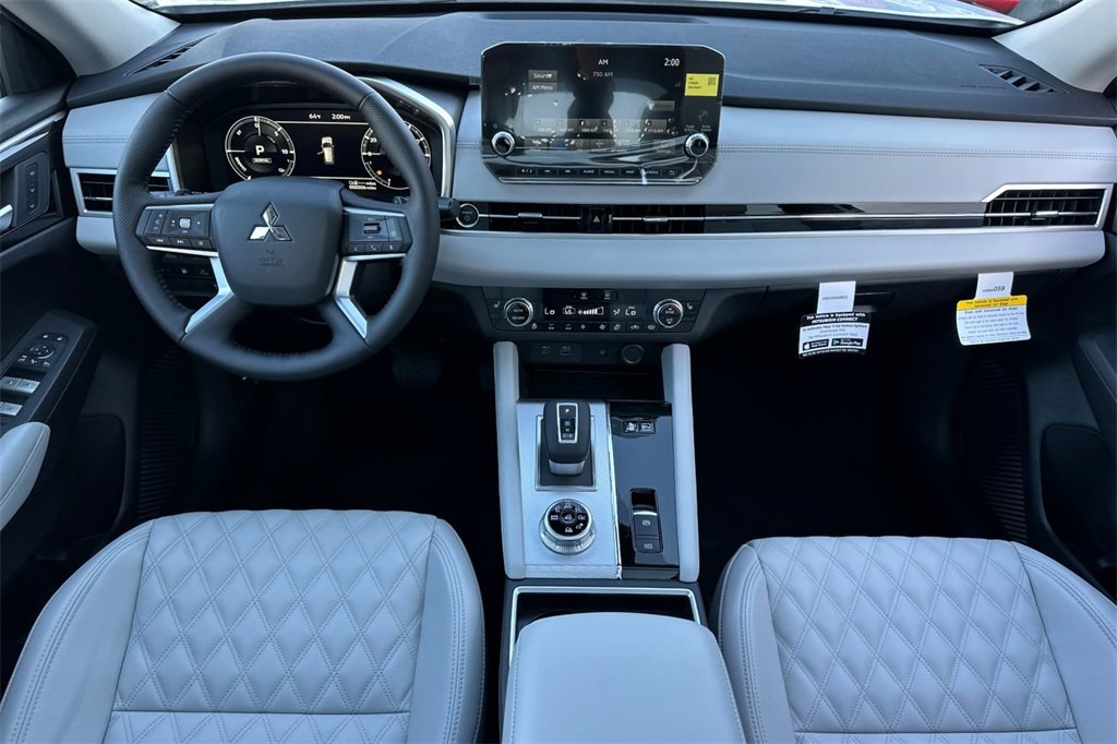 New 2025 Mitsubishi Outlander SEL image 14