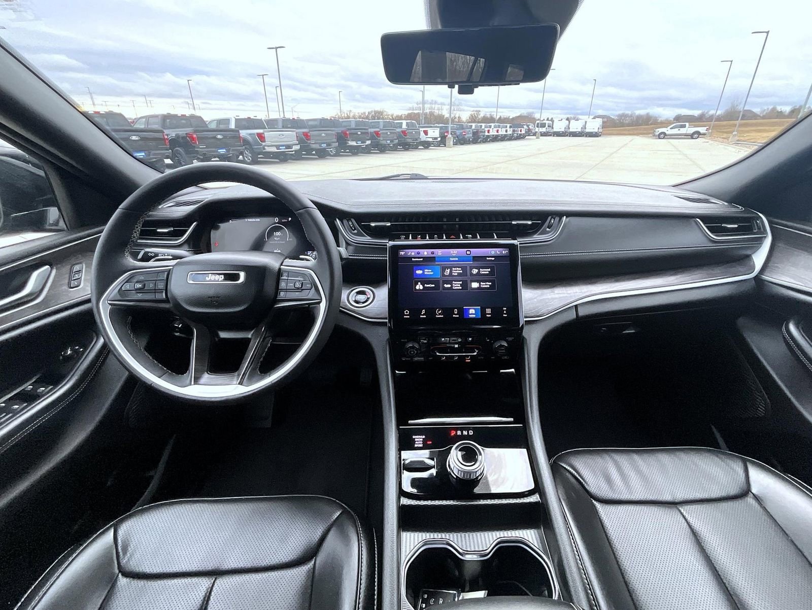 Used 2024 Jeep Grand Cherokee L Limited w/ Luxury Tech Group II image 13