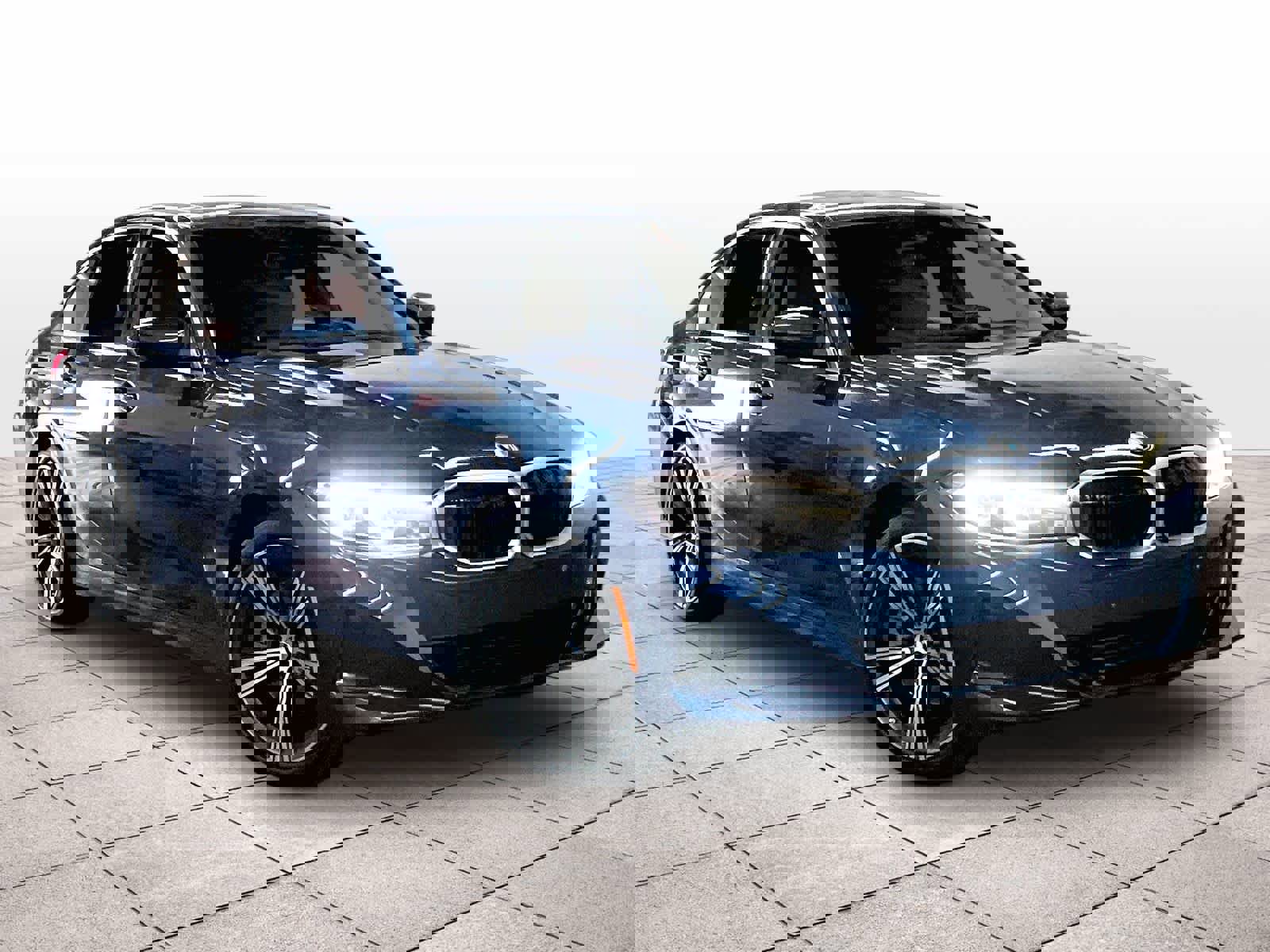 Used 2024 BMW 330i Sedan w/ Convenience Package RWD image 2