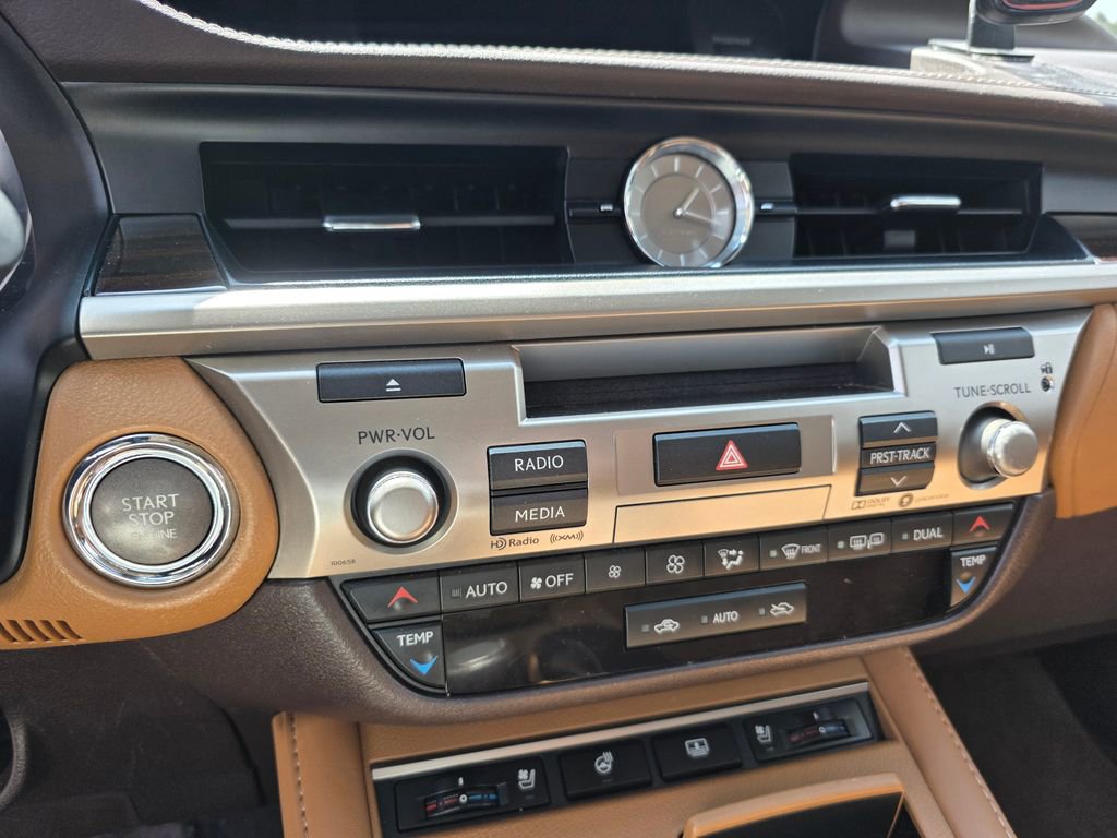 Used 2017 Lexus ES 350 w/ Luxury Package FWD image 13