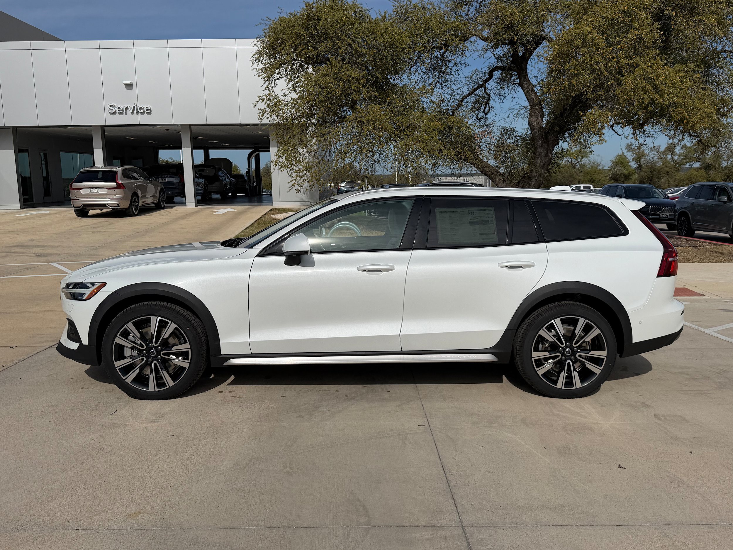New 2026 Volvo V60 B5 Cross Country Ultra w/ Protection Package Premier AWD/4WD image 3