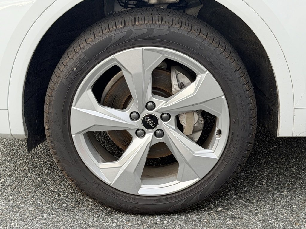Certified 2025 Audi Q5 2.0T Premium Plus image 13